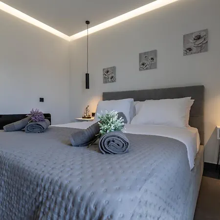 Μr & Μrs Grey Villas Ambelokipoi  Exterior photo