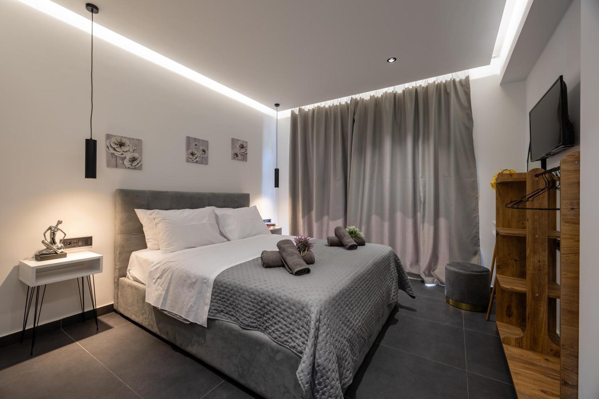μr & μrs Grey Villa *