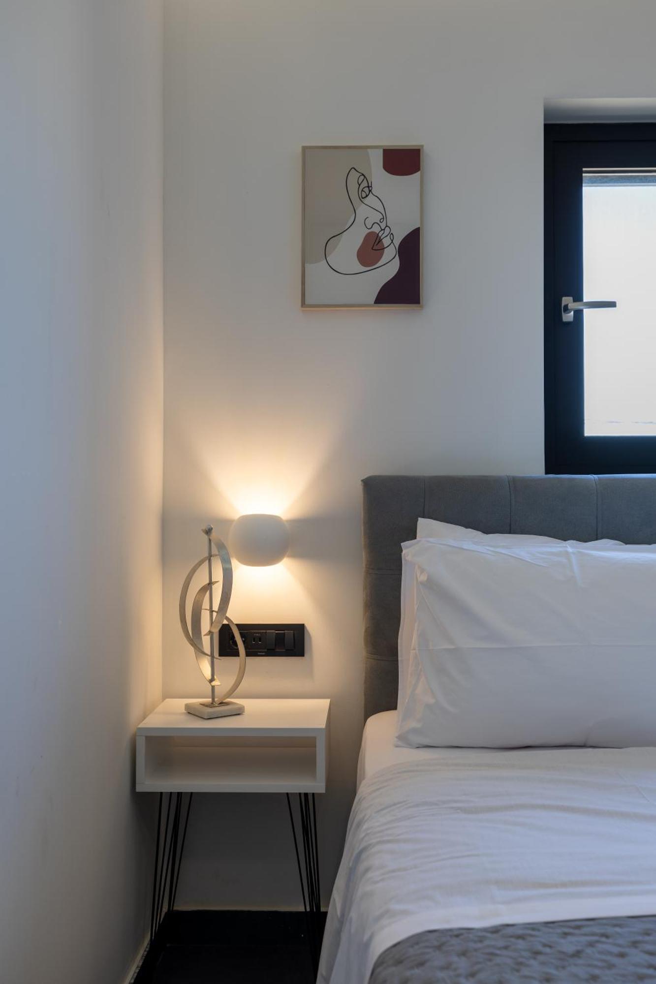 μr & μrs Grey Villa *