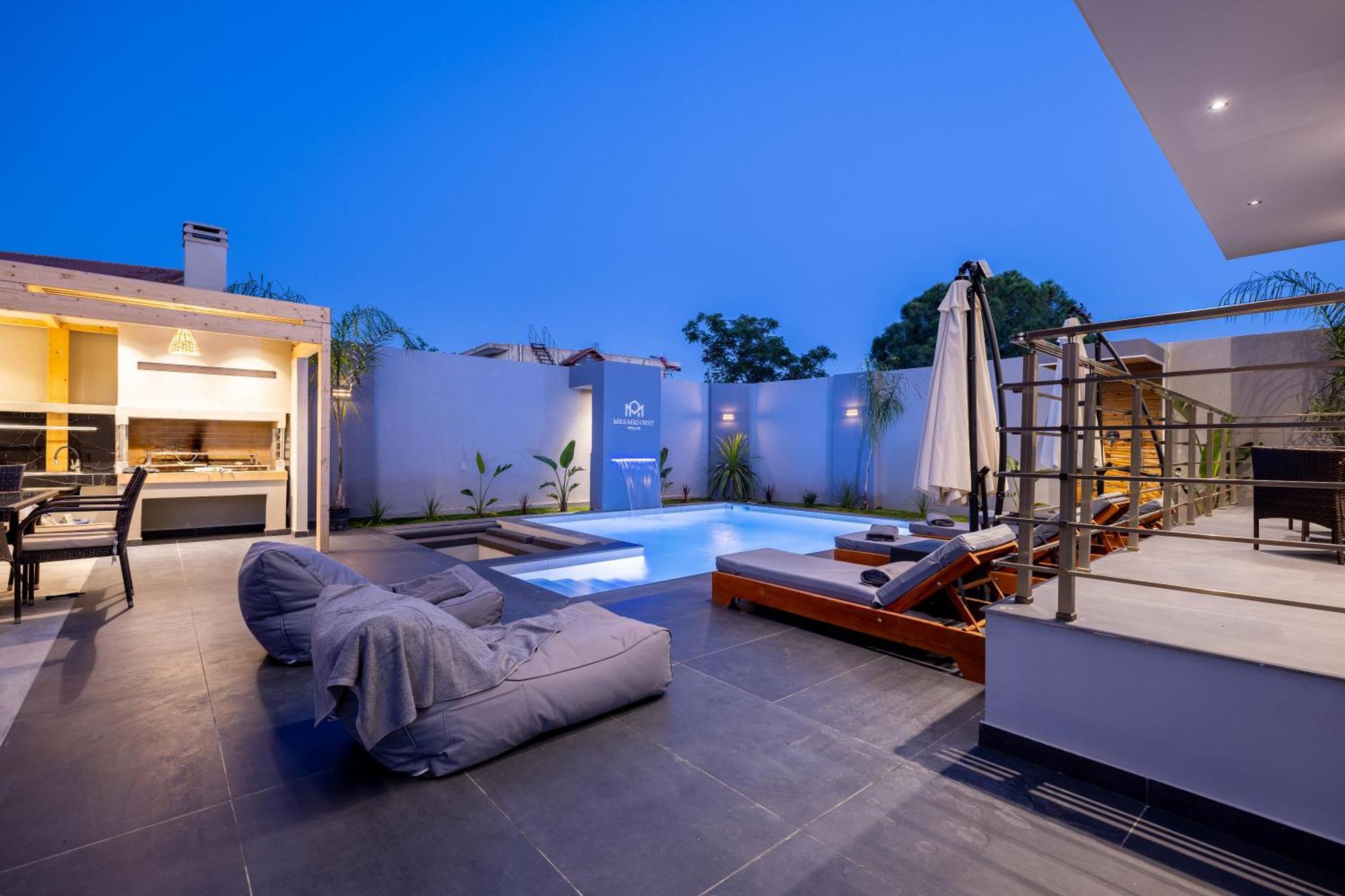 μr & μrs Grey Villa