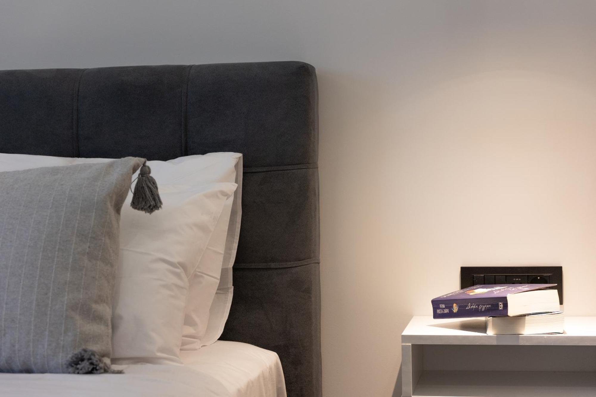 μr & μrs Grey Villa *