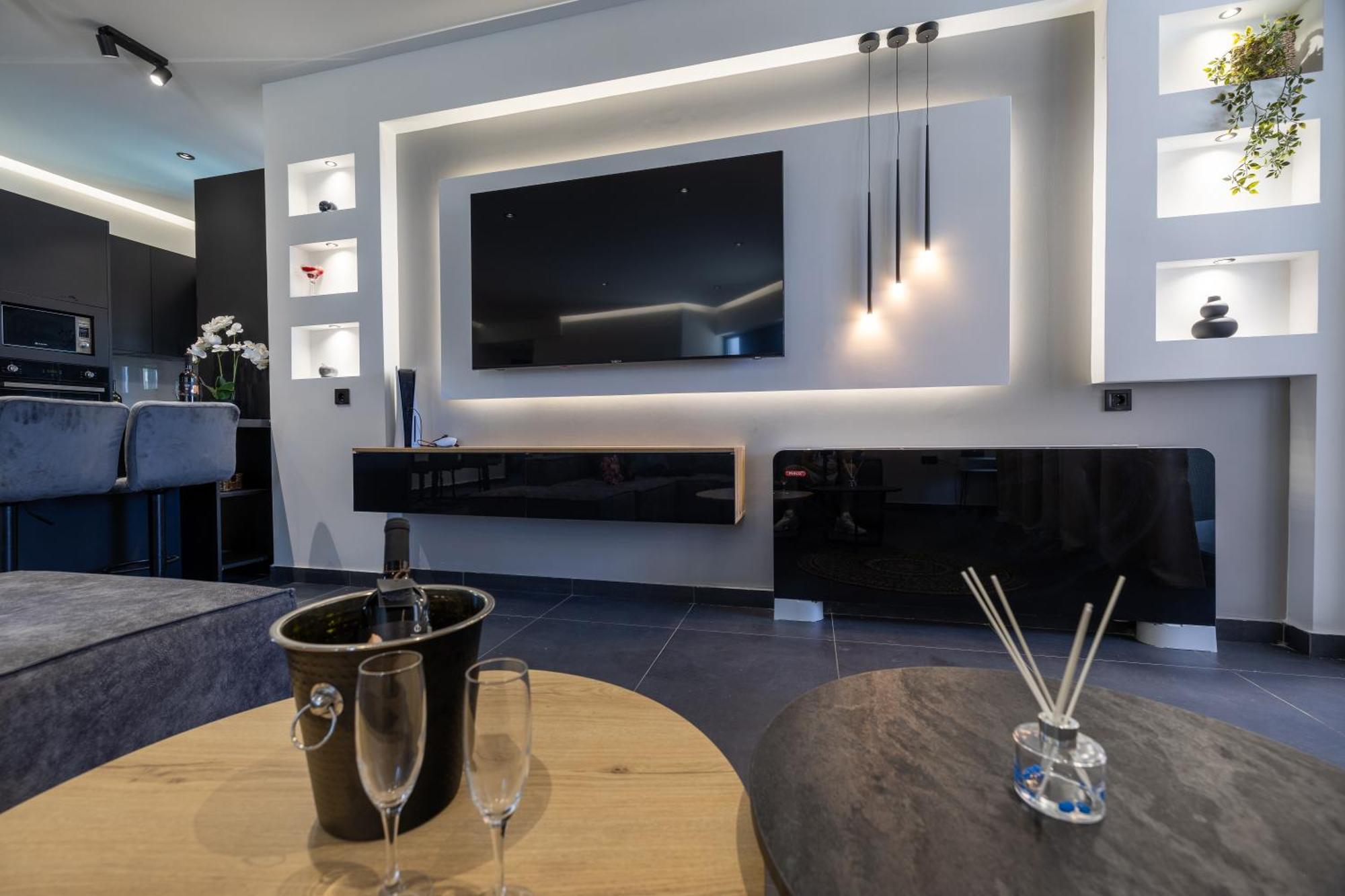 μr & μrs Grey Villa