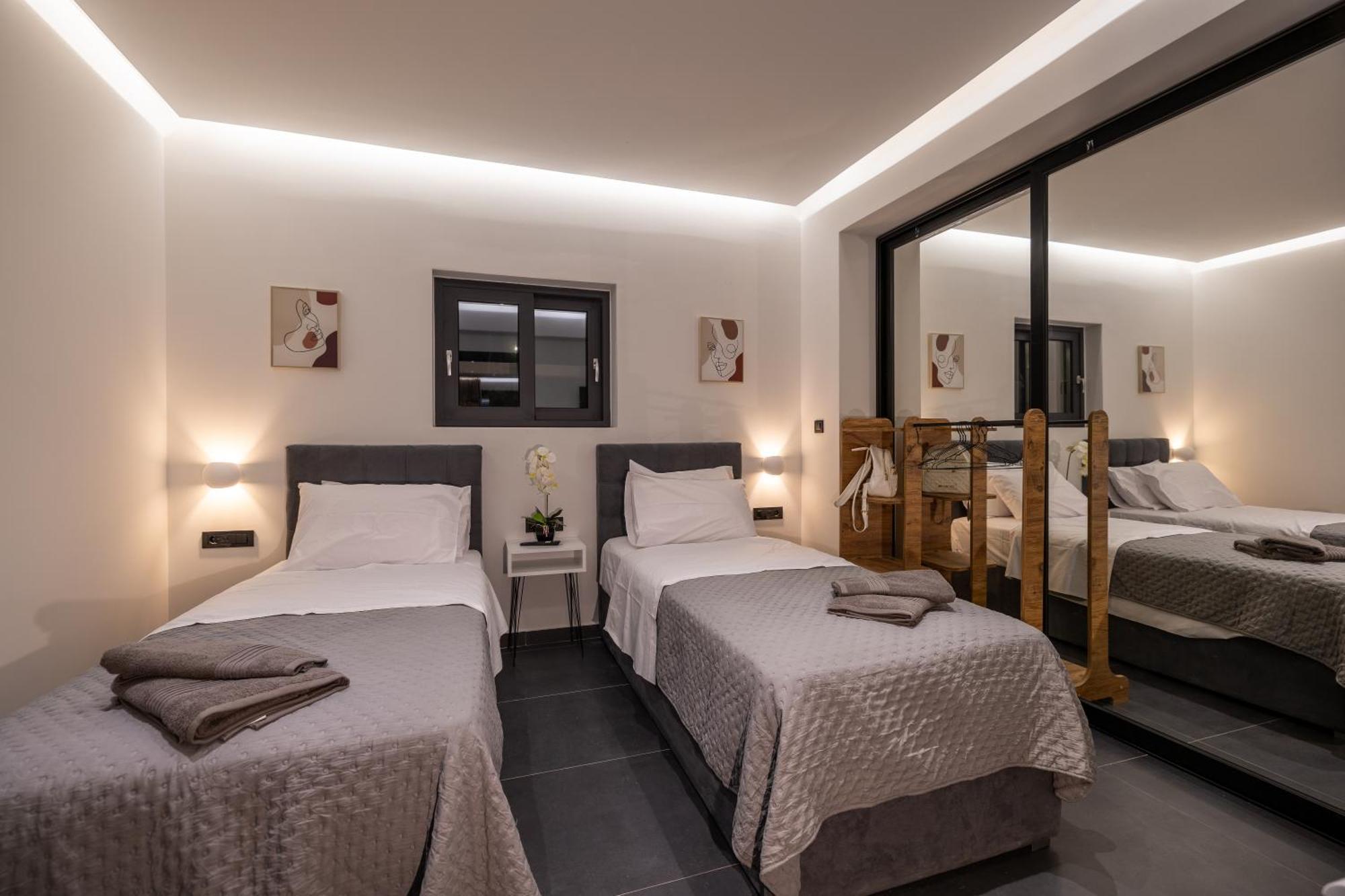 Villa μr & μrs Grey